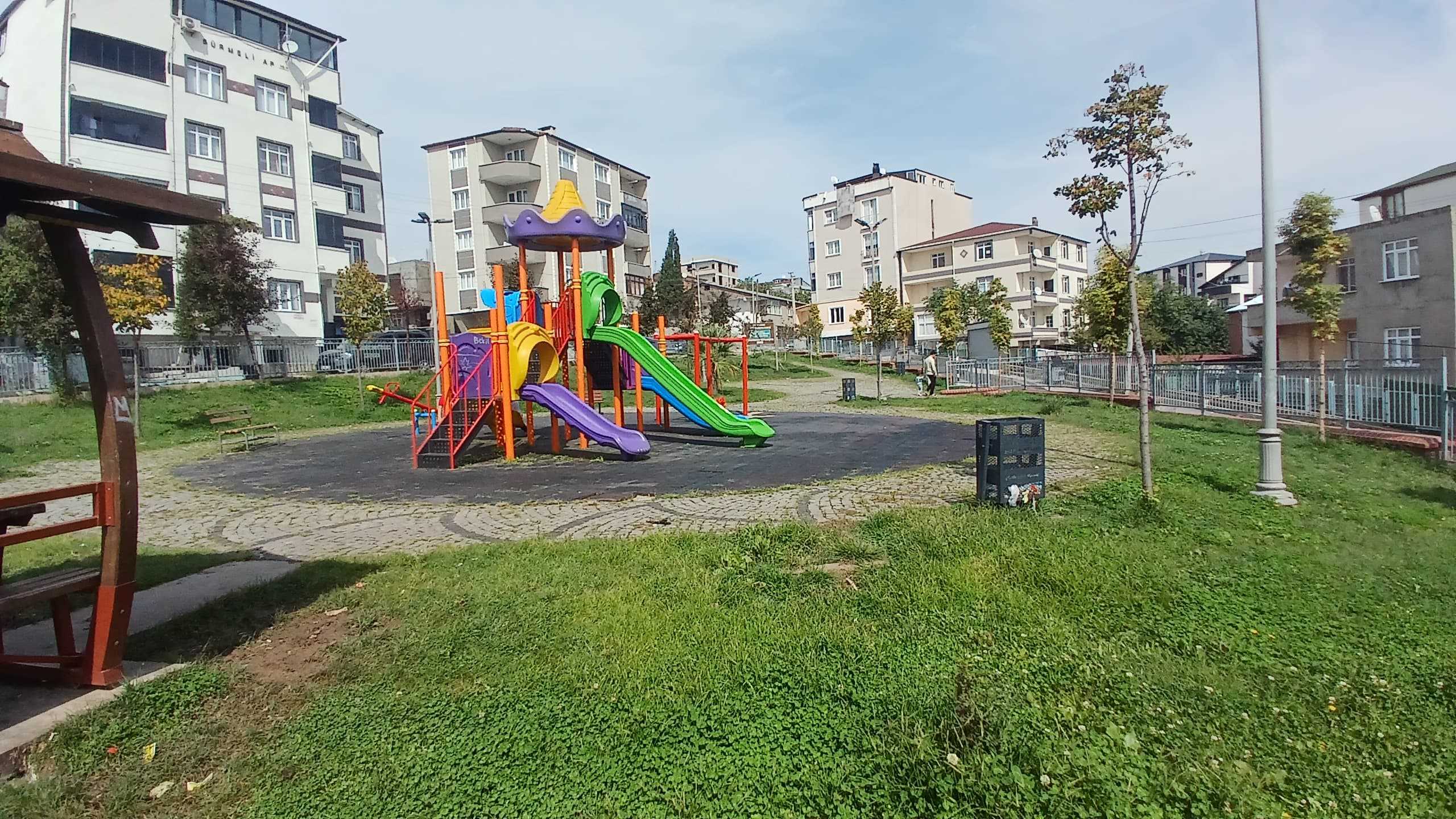 D�LOVASI�NDA PARKLAR VE OYUN ALANLARI YEN�LEN�YOR