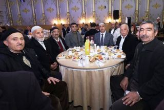 Bakan merolu, Dilovasnda yallar iftar