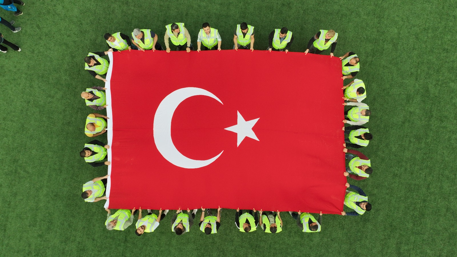 Dilovası, Türk Bayrakları ile Donatıldı