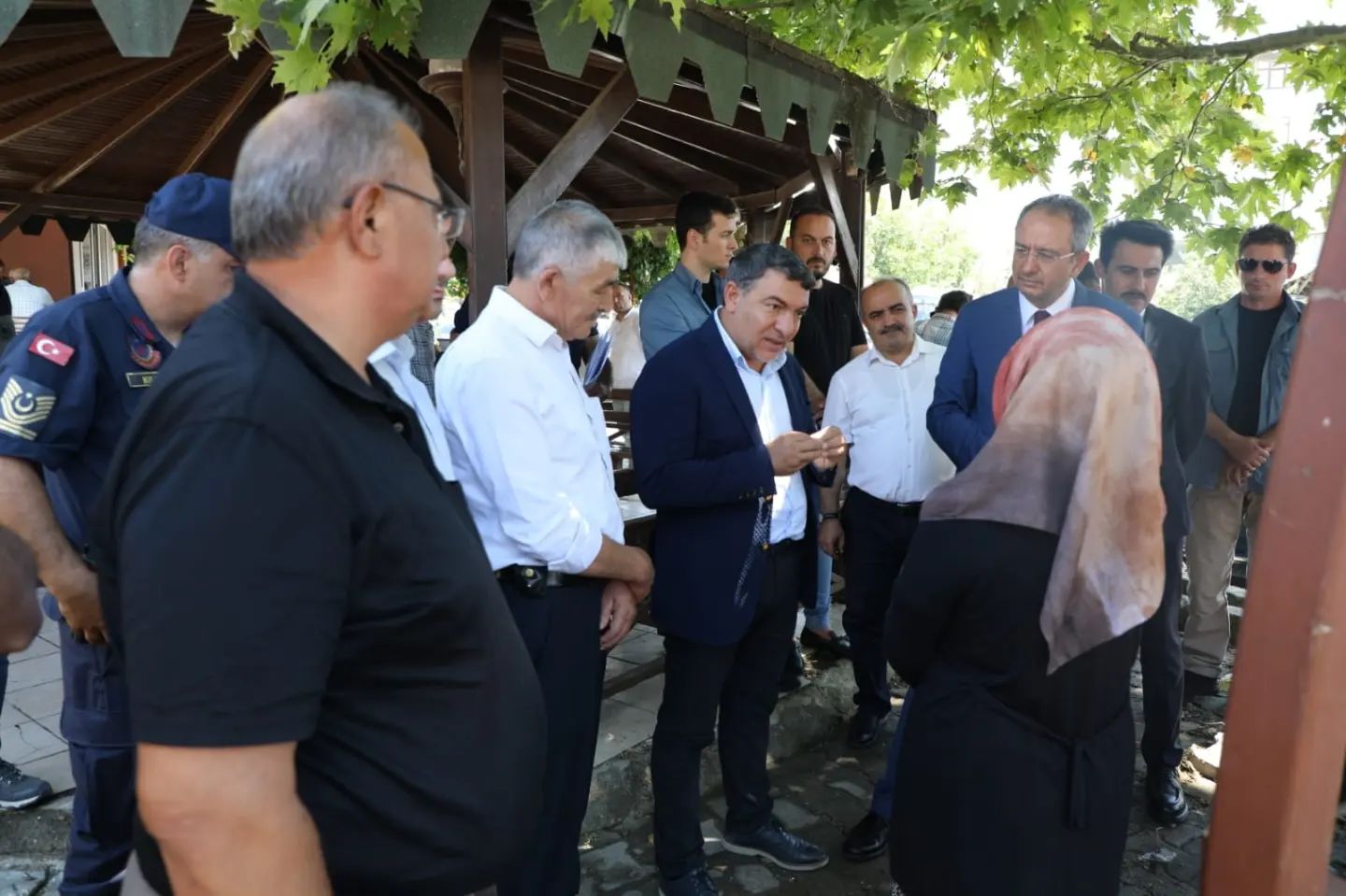 Kubilay ve ayir, Tepecikte vatandalarla bulutu