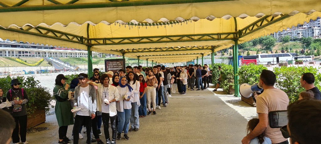 niversite Snavna Girecek rencilere Moral!